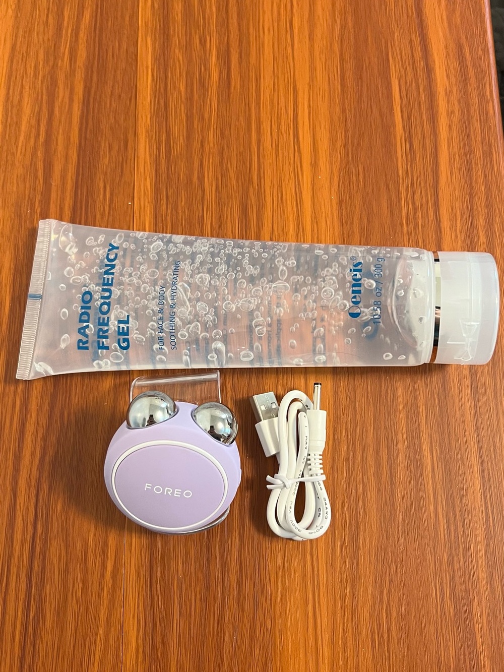 FOREO Mini Facial Massager in Light Purple with Gel and USB Cable